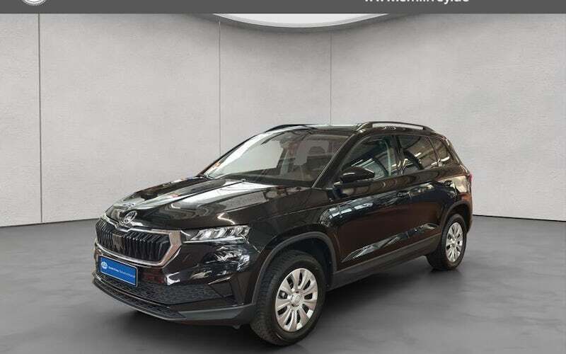 Schwarz Gebraucht 2024 Skoda Karoq Selection SUV | 28.890 € (Superpreis) - Bild 1/4