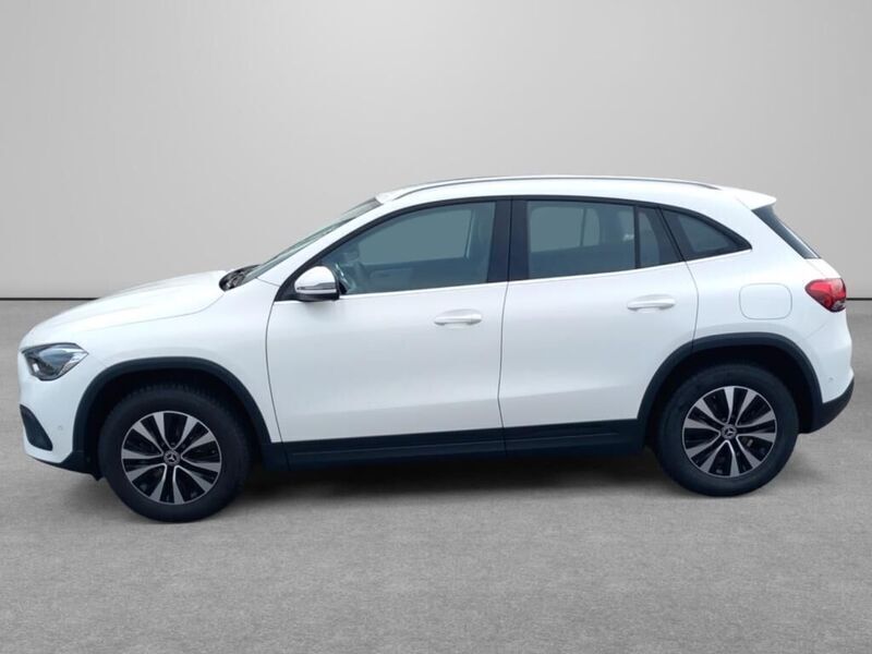 Gebraucht Mercedes GLA180 136 PS (100 kW) 2020 Unilack polarweiß SUV