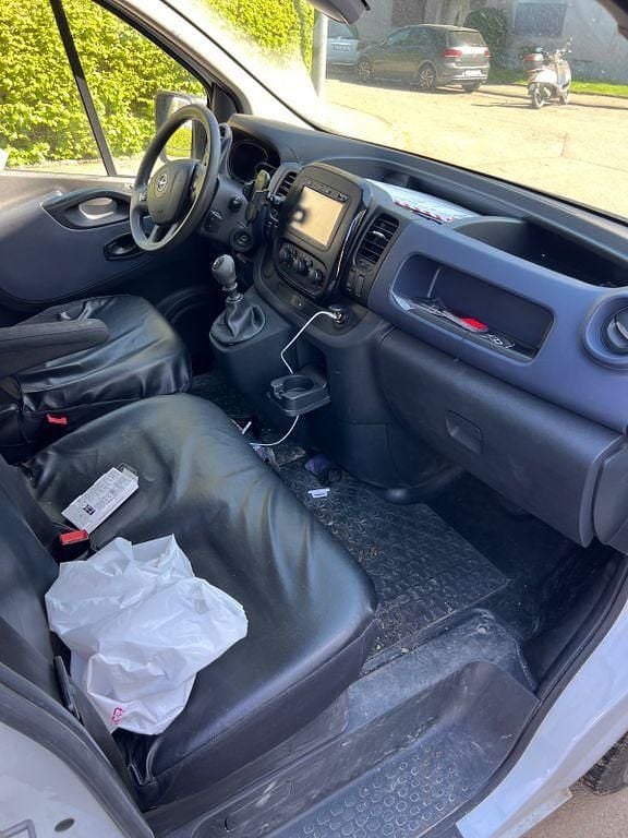 Second-hand Opel Vivaro 95 CP (69 kW) 2017 Alb Monovolum