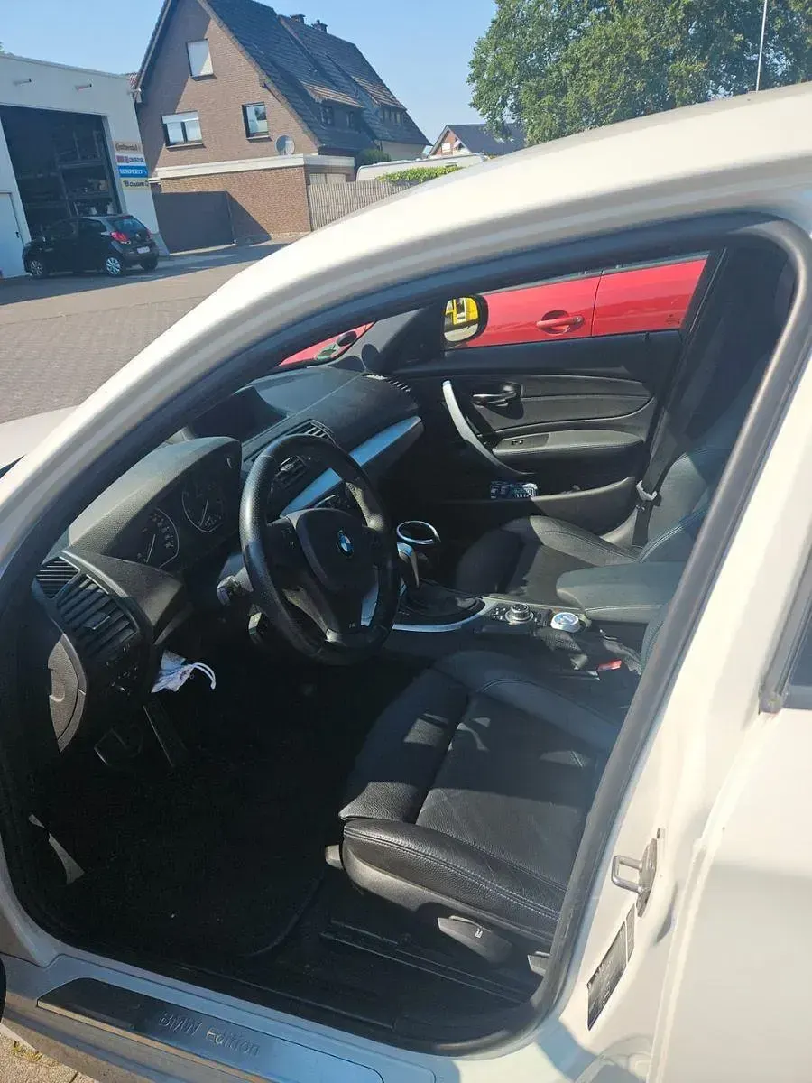 Gebraucht BMW 123 Sport Line 204 PS (150 kW) 2011 Weiß Kleinwagen