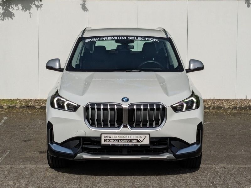 Gebraucht BMW iX1 xLine 239 kW (326 PS) 2023 Weiss SUV
