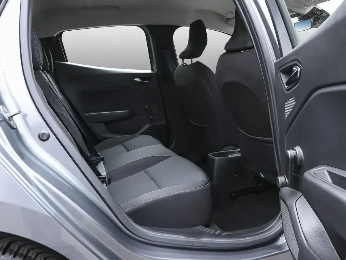 Gebraucht Renault Clio V Evolution 101 PS (74 kW) 2023 Dolomitgrau Limousine