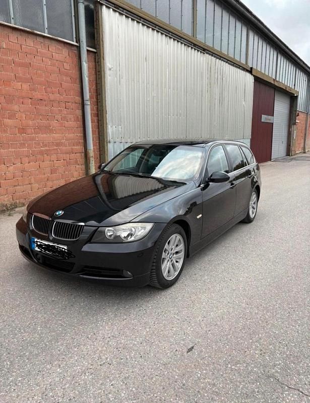 Usado BMW 325 218 HP (160 kW) 2008 Preto Carrinha