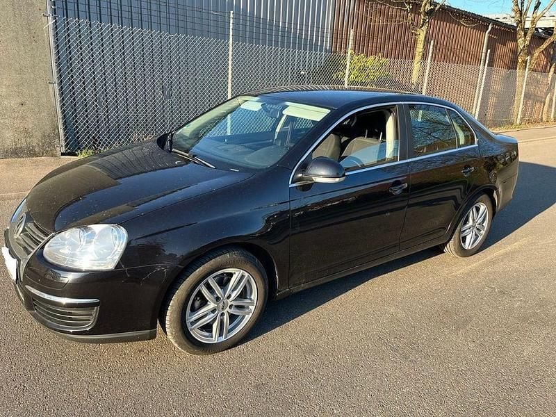 Schwarz Gebraucht 2007 VW Jetta Comfortline Limousine | 2.590 € (Guter Preis) - Bild 1/4