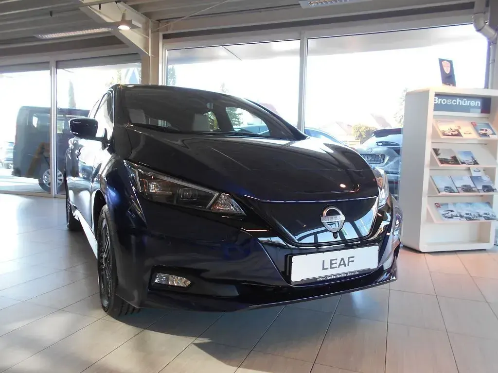 Gebraucht Nissan Leaf Tekna 160 kW (218 PS) 2024 Blau Kleinwagen