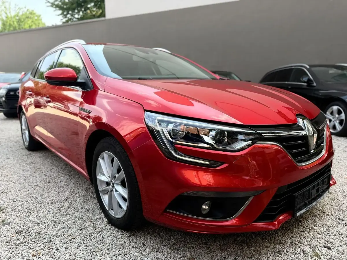 Gebraucht Renault Mégane GrandTour Zen 110 PS (80 kW) 2017 Rot Kombi