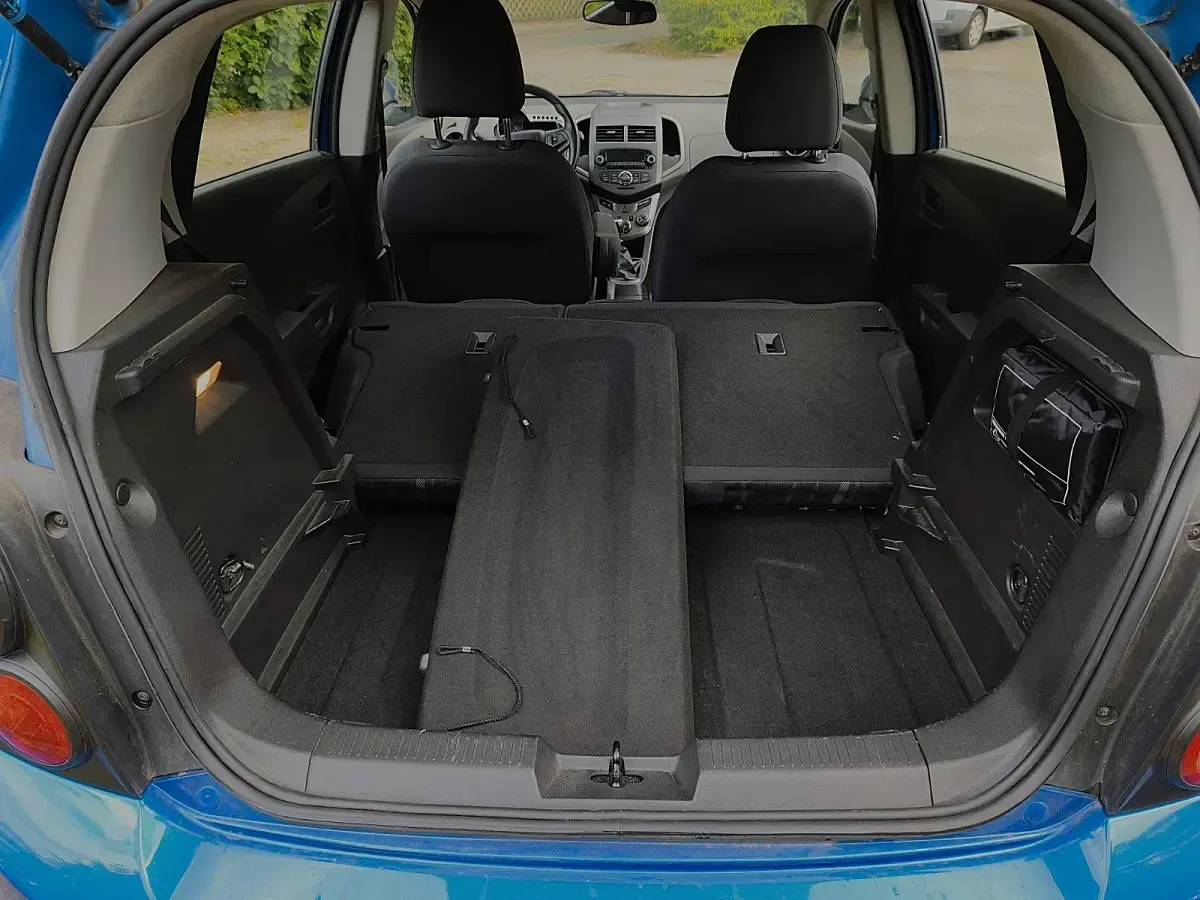 Gebraucht Chevrolet Aveo 101 PS (74 kW) 2012 Blau Kleinwagen