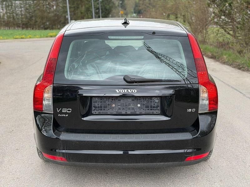 Gebraucht Volvo V50 Kinetic 109 PS (80 kW) 2008 Schwarz Kombi