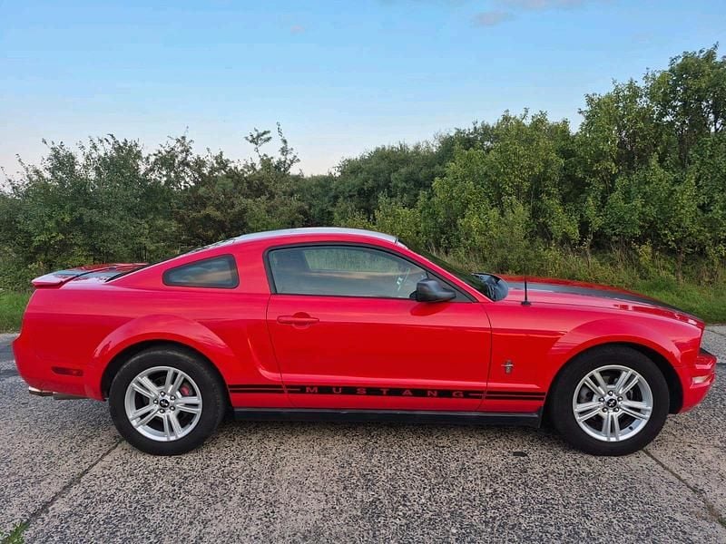 Gebraucht Ford Mustang 214 PS (157 kW) 2007 Rot Coupé