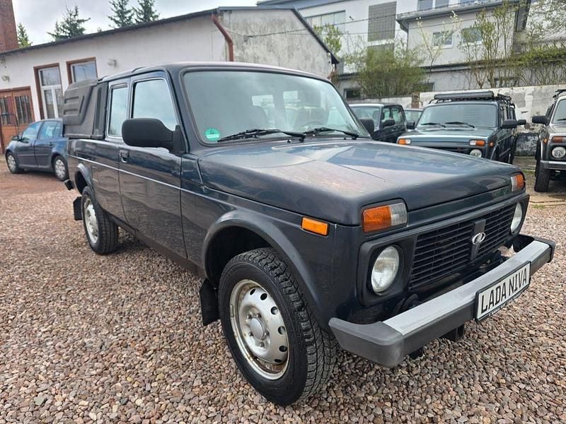 Gebraucht Lada niva 83 PS (61 kW) 2015 Grün SUV