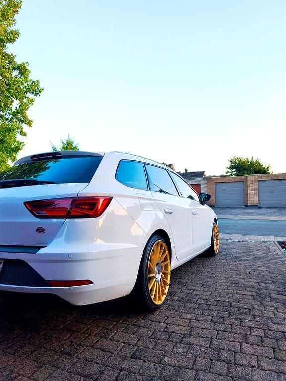 Weiß Gebraucht 2017 Seat Leon ST FR Kombi | 10.499 € (Guter Preis) - Bild 1/4
