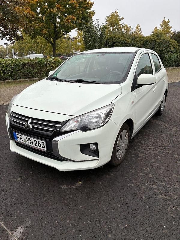 Weiß Gebraucht 2021 Mitsubishi Space Star Spirit Kleinwagen | 7.750 € (Fairer Preis) - Bild 1/4