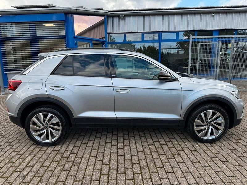 Silber Gebraucht 2024 VW T-Roc Move SUV | 27.995 € (Fairer Preis) - Bild 1/4