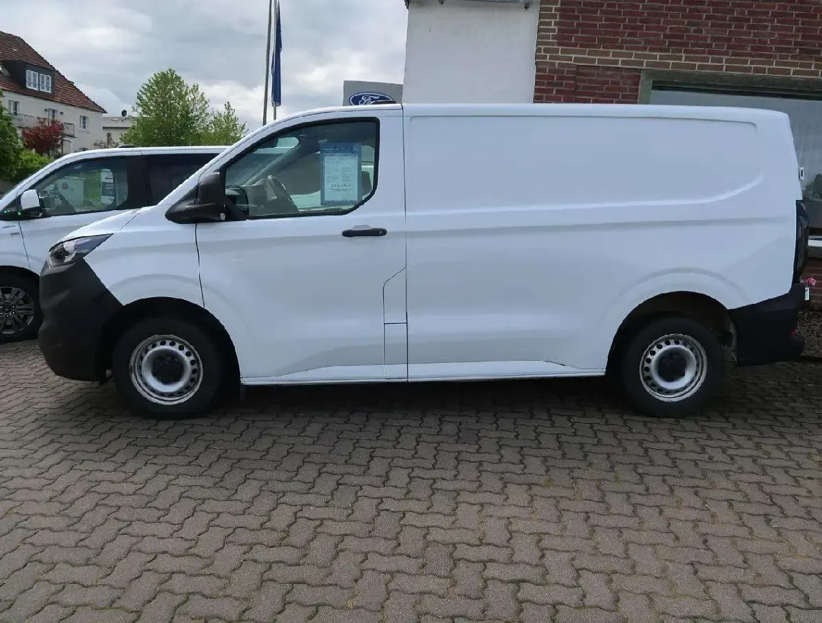 Gebraucht Ford Transit Custom 110 PS (80 kW) 2024 Frostweiß Van / Kleinbus