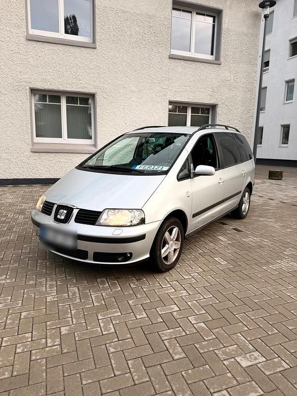 Silber Gebraucht 2006 Seat Alhambra Van / Kleinbus | 2.000 € (Fairer Preis) - Bild 1/4