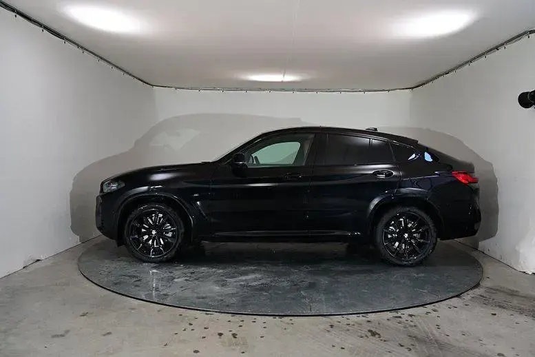 Gebraucht BMW X4 M M Sport 184 PS (135 kW) 2025 Saphirschwarz metallic SUV