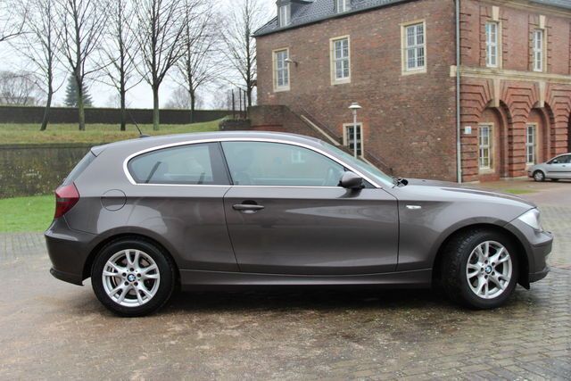 Gebraucht BMW 120 Coupé 163 PS (119 kW) 2009 Andere farbe metallic Coupé