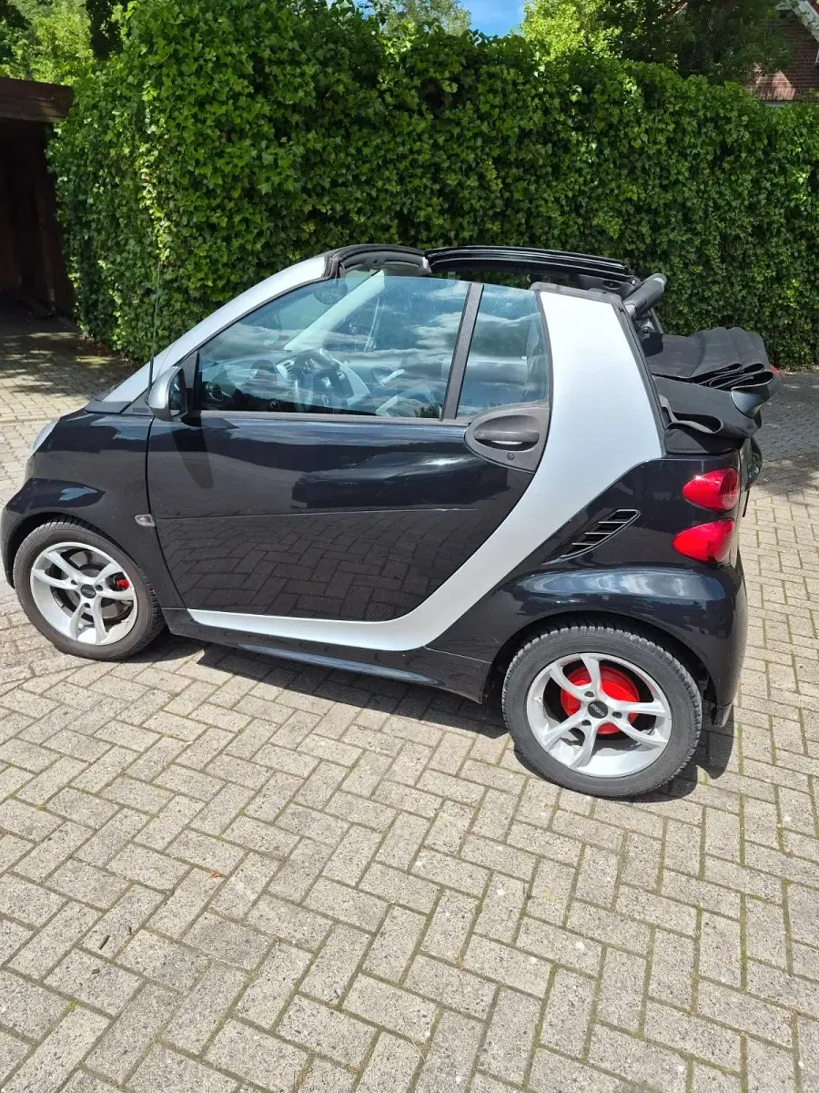 Gebraucht Smart ForTwo Cabrio 71 PS (52 kW) 2014 Schwarz Cabrio