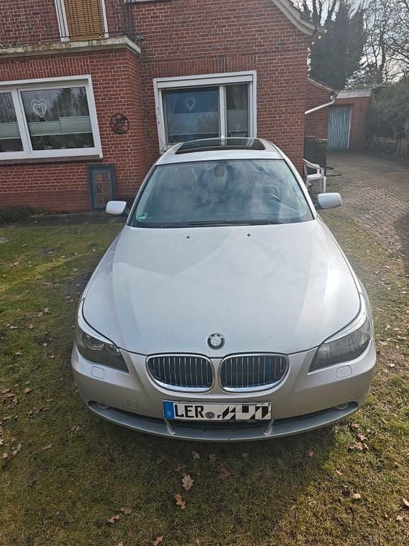 Gebraucht BMW 530 218 PS (160 kW) 2004 Grau Kombi