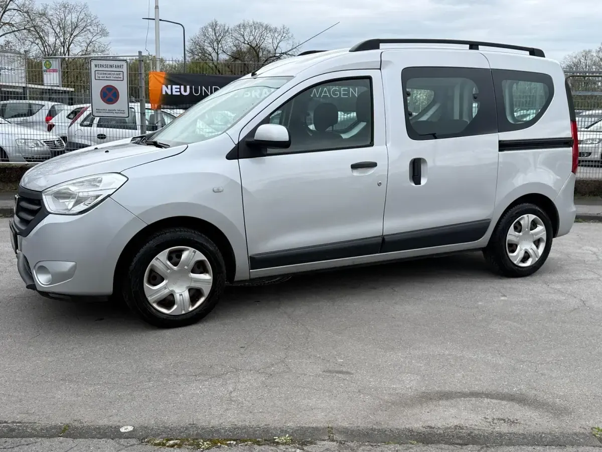 Gebraucht Dacia Dokker Lauréate 116 PS (85 kW) 2016 Silber Van / Kleinbus
