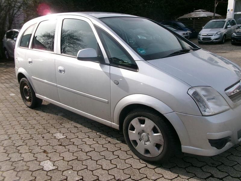 Gebraucht Opel Meriva Edition 90 PS (66 kW) 2010 Silber Van / Kleinbus