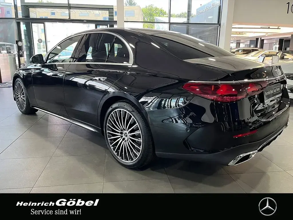 Gebraucht Mercedes E220 AMG 197 PS (144 kW) 2025 Lack obsidianschwarz Limousine