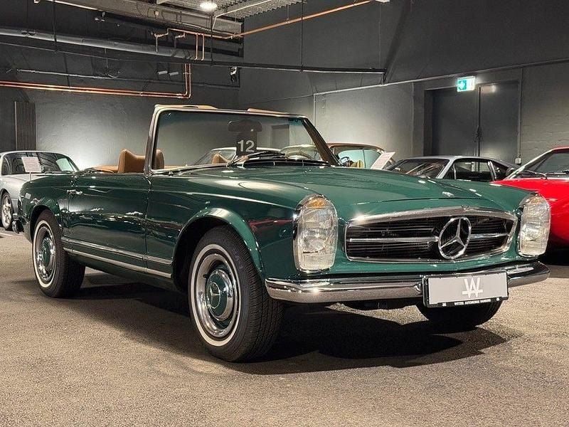 Second-hand Mercedes 230 150 CP (110 kW) 1966 Verde Cabrio
