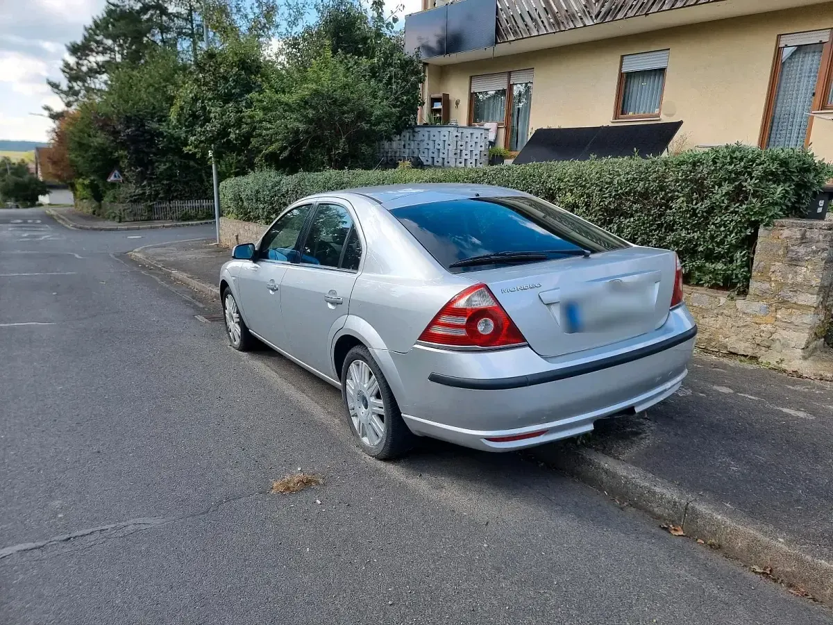 Gebraucht Ford Mondeo 145 PS (106 kW) 2006 Silber Limousine