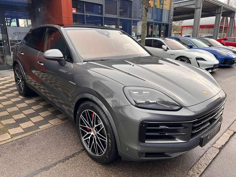Gebraucht Porsche Cayenne Coupe 519 PS (381 kW) 2024 Grau Coupé