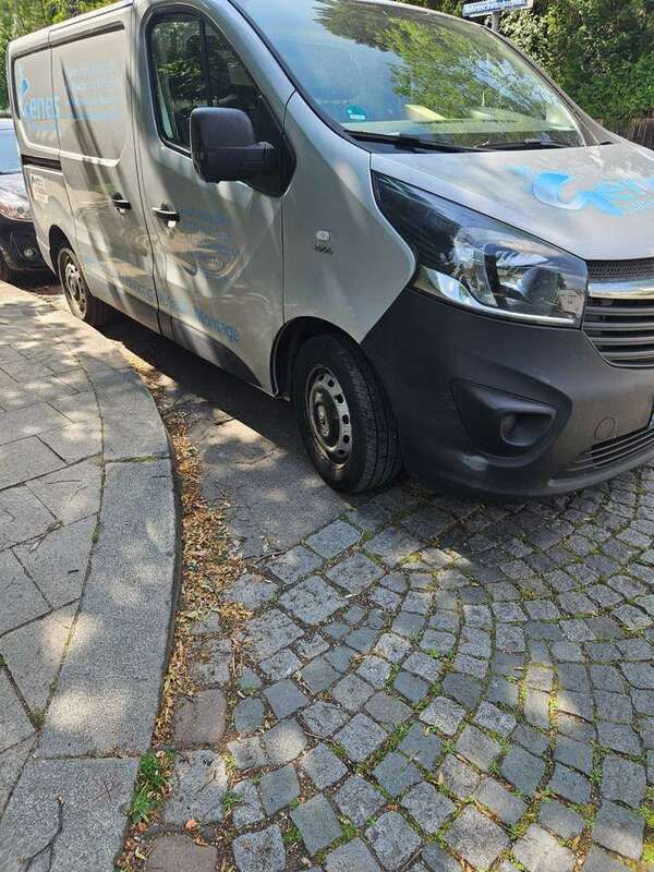 Silber Gebraucht 2014 Opel Vivaro S Van | 8.800 € (Fairer Preis) - Bild 1/4