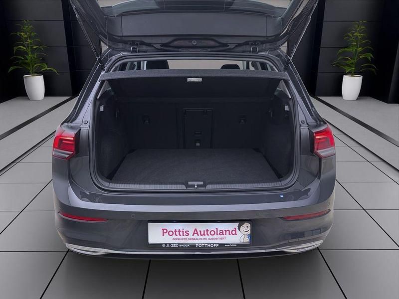 Gebraucht VW Golf VIII Move 110 PS (80 kW) 2024 Uranograu Limousine