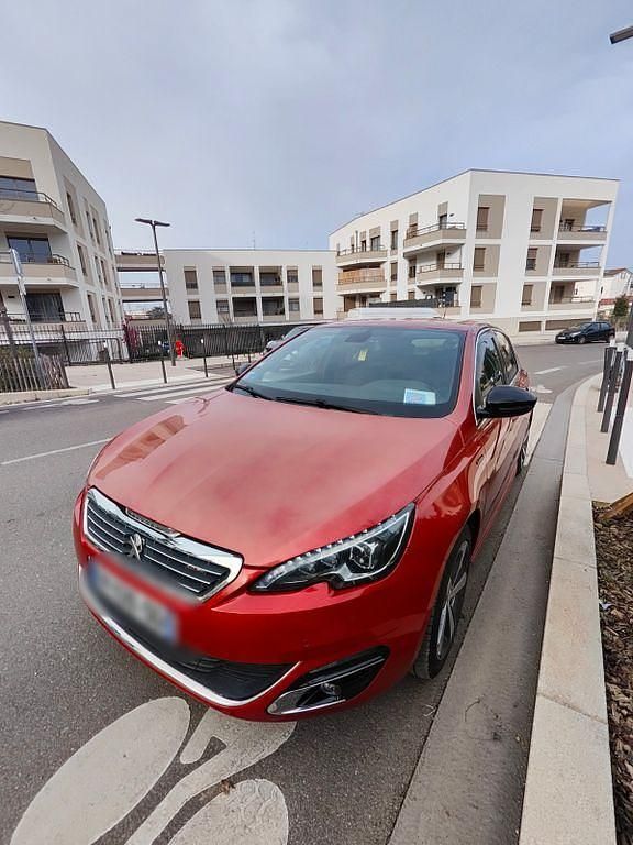 Gebraucht Peugeot 308 GT-line 131 PS (96 kW) 2017 Rot Limousine