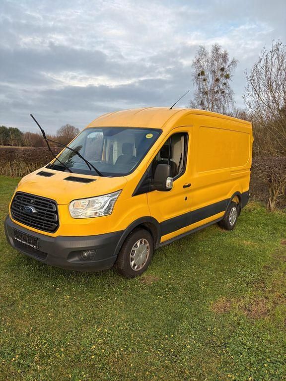 Gelb Gebraucht 2019 Ford Transit Van / Kleinbus | 10.499 € (Guter Preis) - Bild 1/4