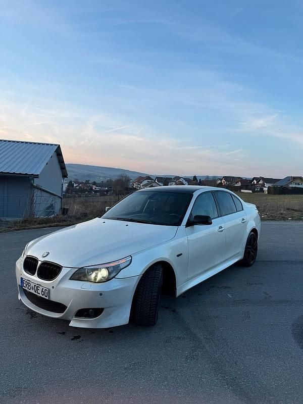 Gebraucht BMW 530 320 PS (235 kW) 2005 Weiß Limousine