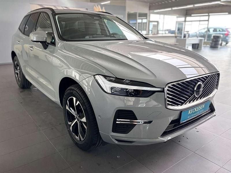 Neu Volvo XC60 Core 250 PS (183 kW) 2026 Grau SUV