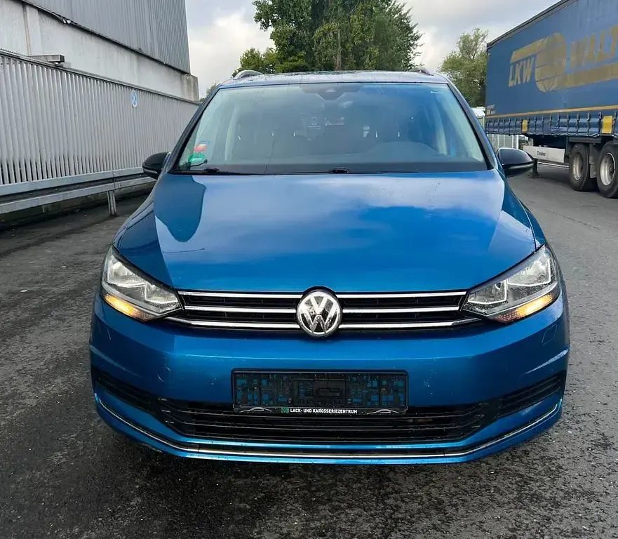 Gebraucht VW Touran IQ Drive 116 PS (85 kW) 2020 Blau Van / Kleinbus