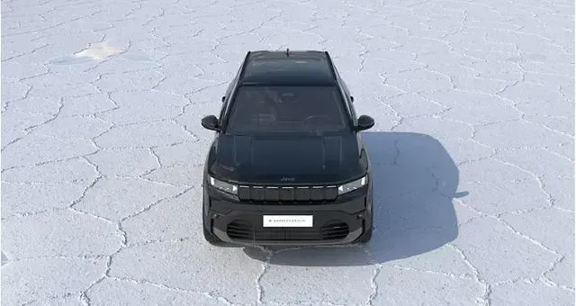 Neu Jeep Compass 145 PS (106 kW) 2026 Schwarz SUV