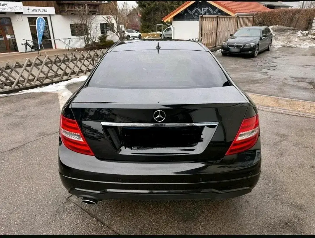 Gebraucht Mercedes C220 170 PS (125 kW) 2011 Schwarz Coupé