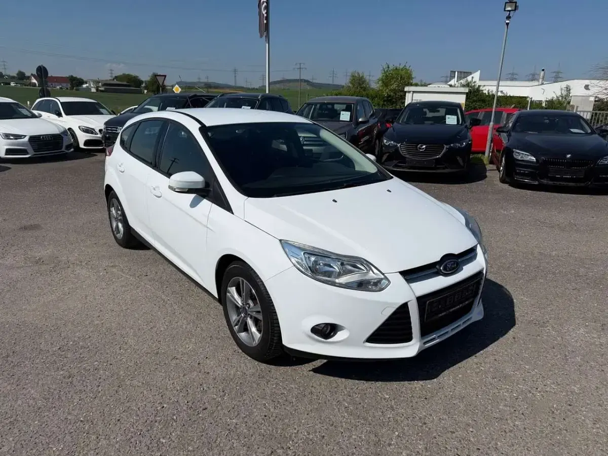 Gebraucht Ford Focus SYNC Edition 176 PS (129 kW) 2013 Frozen white Limousine