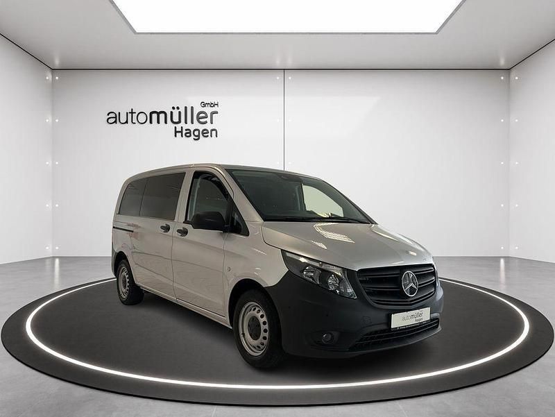 Silber Gebraucht 2022 Mercedes Vito Van / Kleinbus | 21.490 € (Superpreis) - Bild 1/4