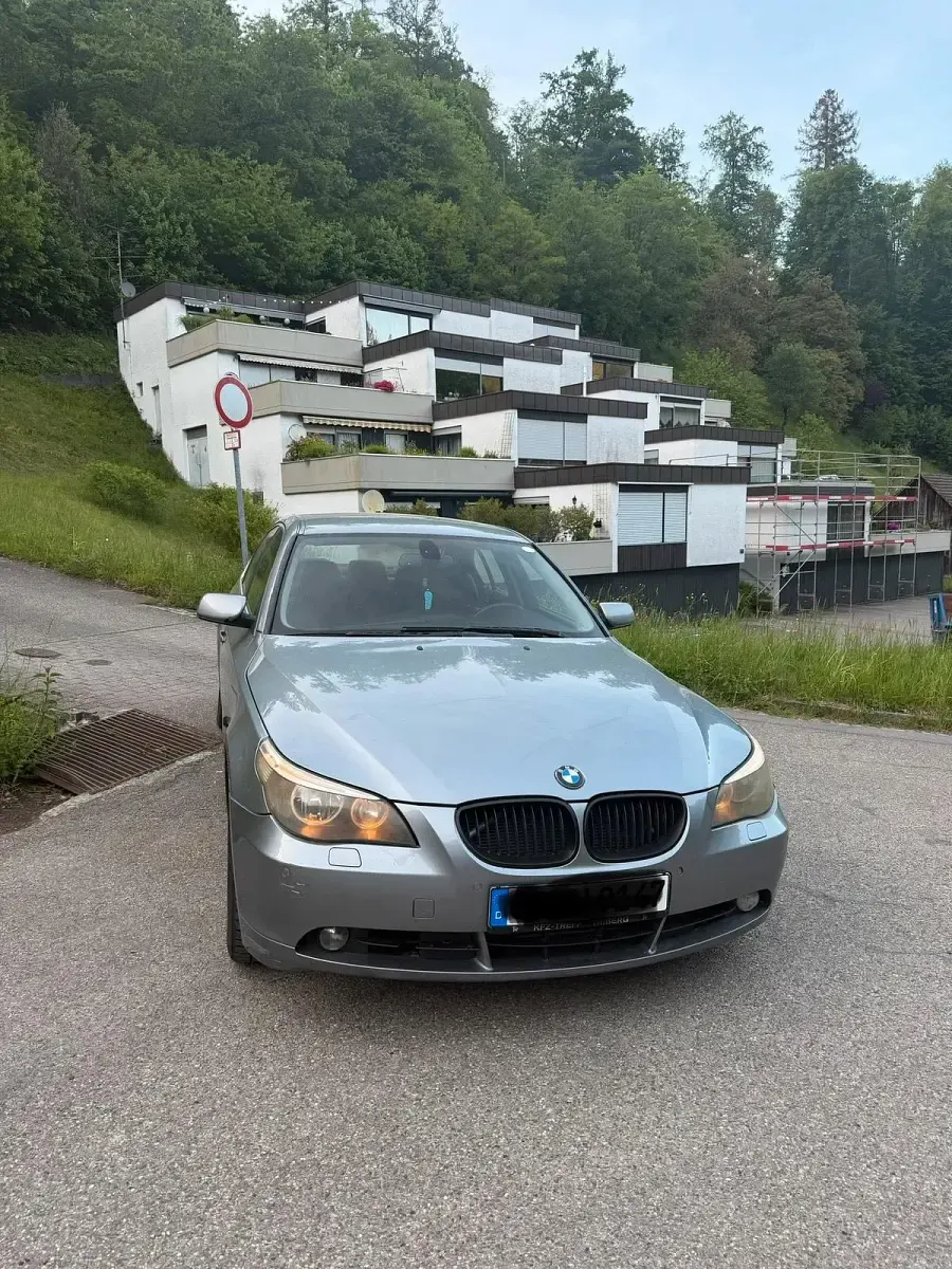 Gebraucht BMW 530 231 PS (169 kW) 2006 Grau Limousine