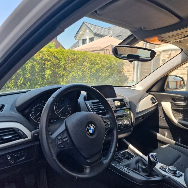 Weiß Gebraucht 2015 BMW 116 Advantage Kleinwagen | 9.900 € (Guter Preis) - Bild 1/4