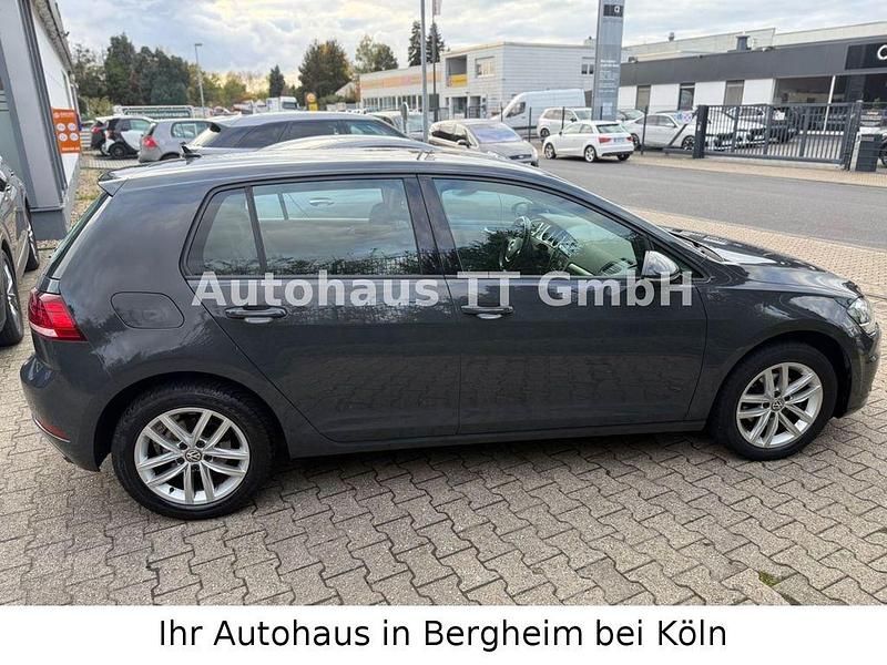 Gebraucht VW Golf VII Comfortline 86 PS (63 kW) 2017 Grau Limousine