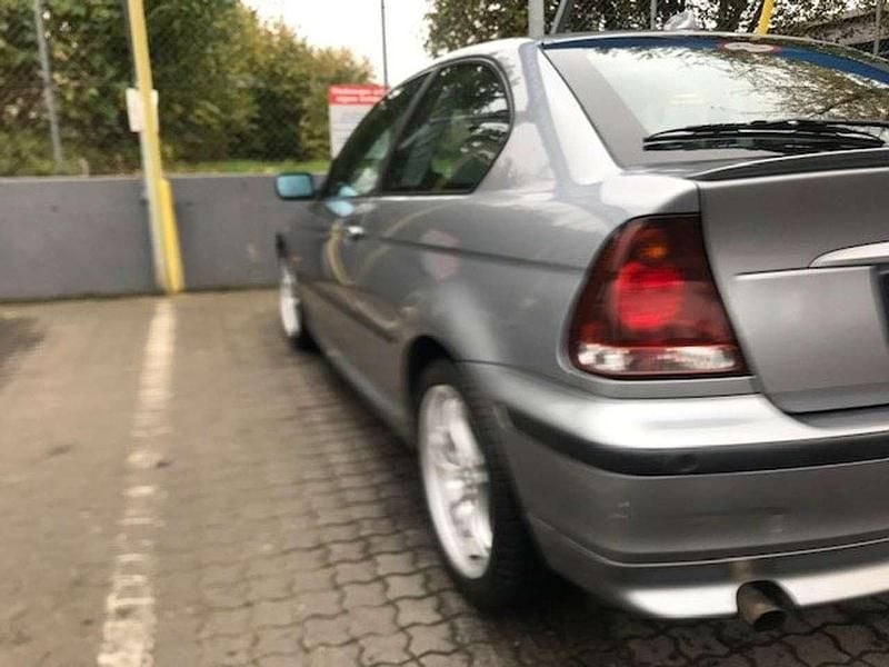 Gebraucht BMW 316 Compact Advantage 116 PS (85 kW) 2003 Silbergrau metallic Kleinwagen