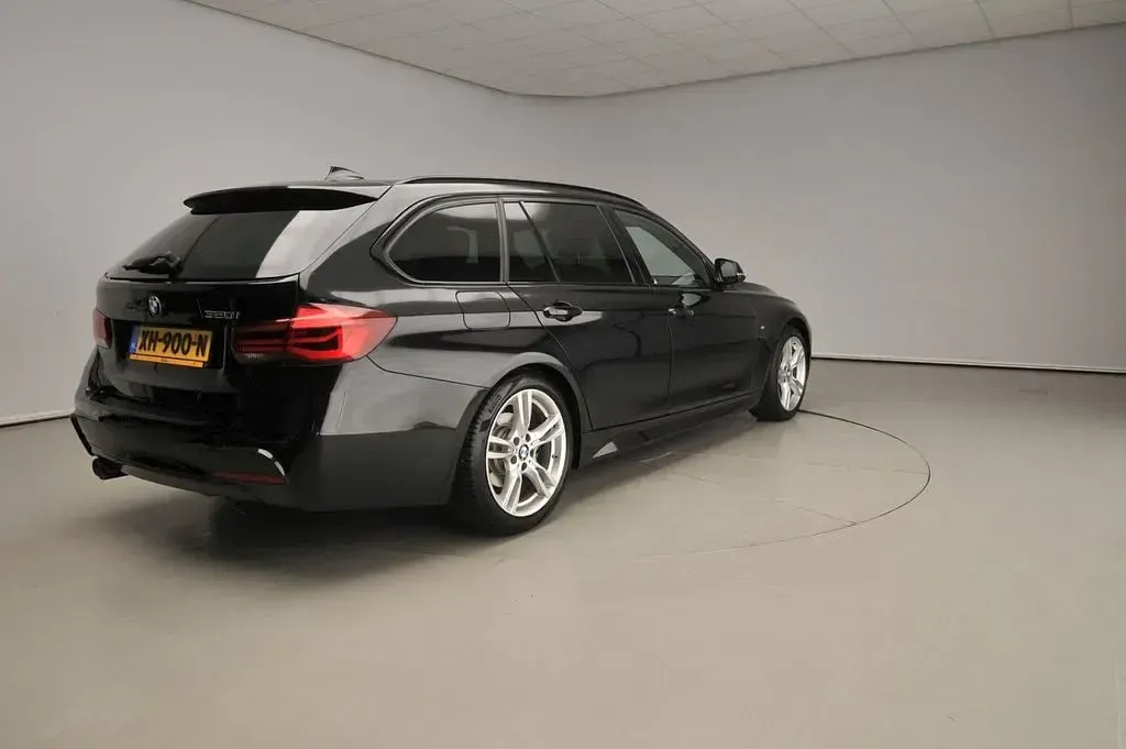 Gebraucht BMW 320 M Sport 184 PS (135 kW) 2019 Schwarz Kombi