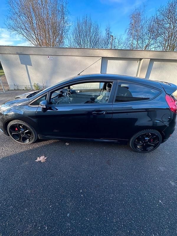 Gebraucht Ford Fiesta ST 180 PS (132 kW) 2014 Schwarz Kleinwagen