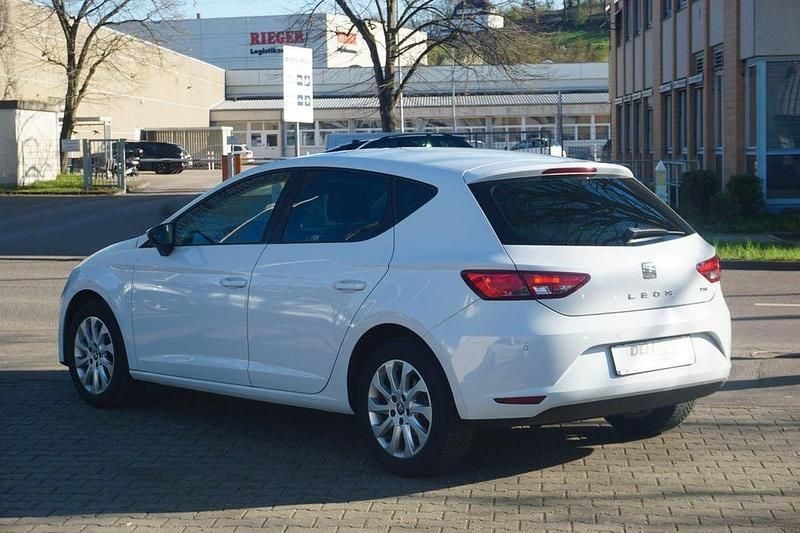 Second-hand Seat Leon Style 140 CP (102 kW) 2014 Alb Berlinǎ