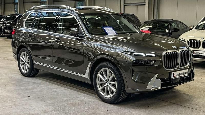 Manhattan metallic Gebraucht 2023 BMW X7 Sport Line SUV | 73.900 € (Superpreis) - Bild 1/3