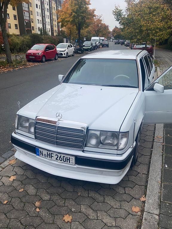 Weiß Gebraucht 1991 Mercedes E260 Sportline Limousine | 27.500 € - Bild 1/4