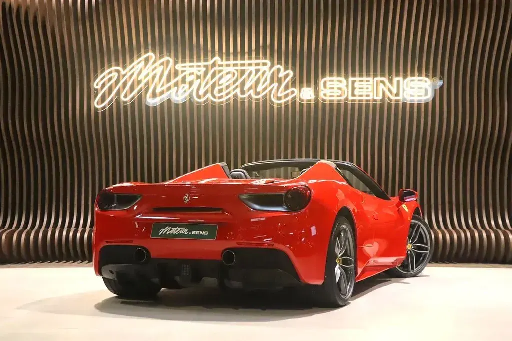 Gebraucht Ferrari 488 669 PS (492 kW) 2016 Rot Cabrio